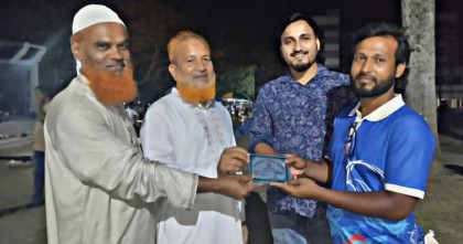 সিরাজগঞ্জে ৭০০ রিকশা শ্রমিককে লাইসেন্স করে দিলেন জামায়াত নেতা মিজানুর রহমান
