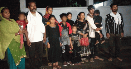 ফেনীতে পুশ ইন হওয়া ১২ বাংলাদেশিকে হস্তান্তর