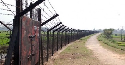 সীমান্তের গেট খুলে ৫৪ জনকে বাংলাদেশে ঠেলে দিয়েছে বিএসএফ