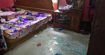 স্বেচ্ছাসেবক দল নেতার নেতৃত্বে প্রবাসীর বাড়িতে হামলা ভাঙচুর-লুটপাট