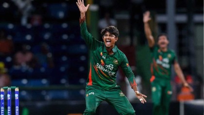 ইনিংসের তৃতীয় বলেই ব্রেকথ্রু উপহার দিলেন মেহেদি