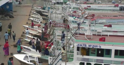 বরিশালের অভ্যন্তরীণ রুটে লঞ্চ চলাচল সাময়িক বন্ধ