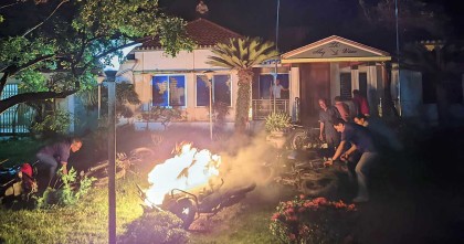 রংপুরে জিএম কাদেরের বাসভবনে হামলা, মোটরসাইকেলে আগুন