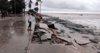 উদ্বোধনের আগেই সমুদ্রে বিলীন কুয়াকাটার মেরিন ড্রাইভ