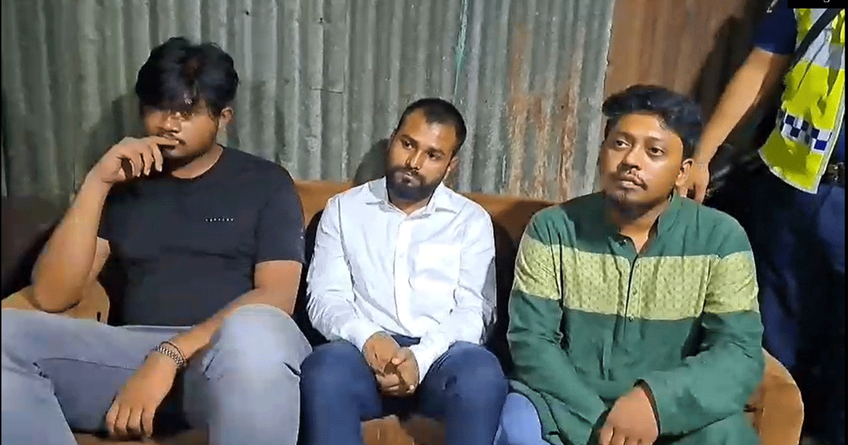 সাভারে এসবি পরিচয়ে তিন প্রতারক আটক