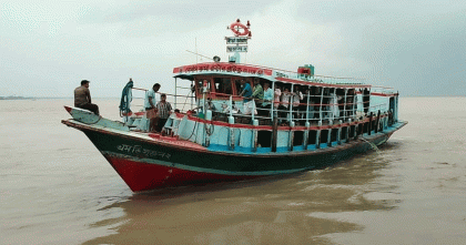 ৪৬ ঘণ্টা পর দৌলতদিয়া-পাটুরিয়া নৌরুটে আবারো লঞ্চ চলাচল শুরু