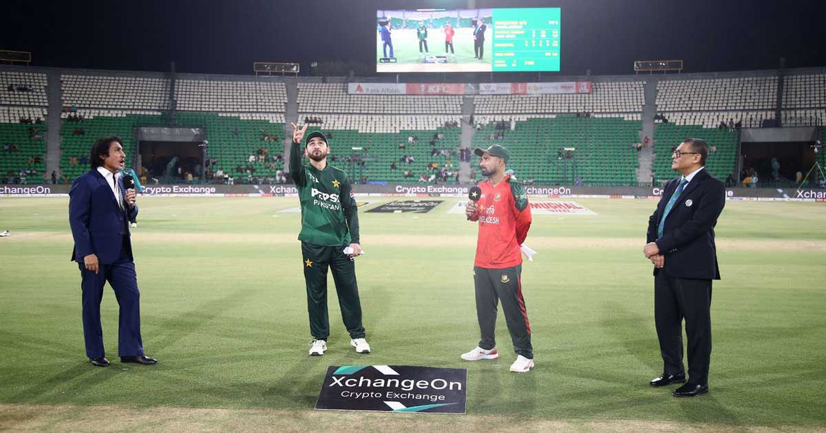 মান বাঁচানোর লড়াইয়ে ব্যাটিংয়ে বাংলাদেশ