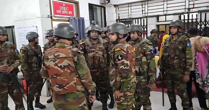 সোহরাওয়ার্দী হাসপাতালে যৌথবাহিনীর অভিযানে দালাল চক্রের ৬ সদস্য আটক  