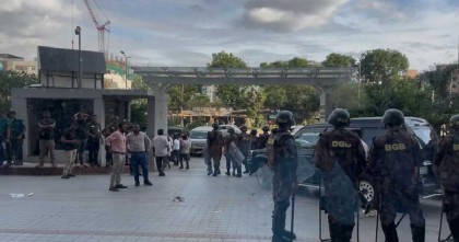 বিশেষ নিরাপত্তায় দপ্তরে এলেন এনবিআর চেয়ারম্যান