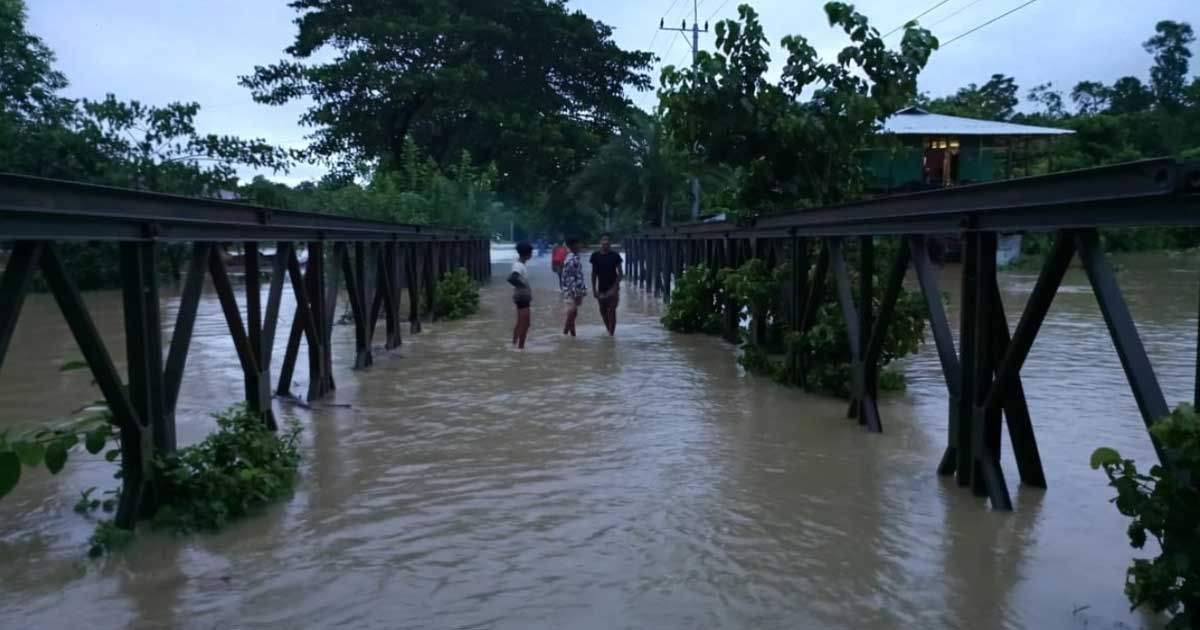 টানা বৃষ্টিতে পানির নিচে খাগড়াছড়ি-লংগদু সড়ক, যোগাযোগ বিচ্ছিন্ন