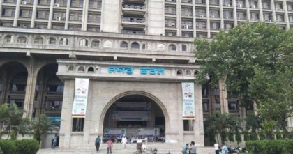 নগরভবনে তালা, ঈদে বর্জ্য অপসারণ বড় চ্যালেঞ্জ