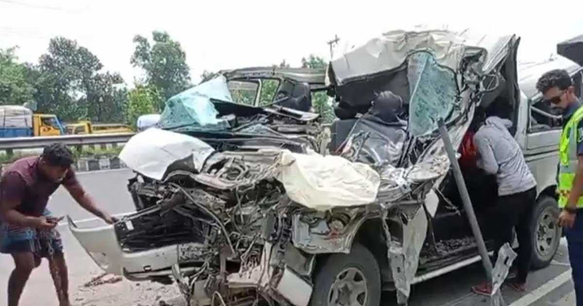 টাঙ্গাইলে সড়ক দুর্ঘটনায় তিনজন নিহত