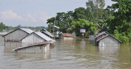 সিলেটে পানি সঙ্গে বাড়ছে দুর্ভোগ