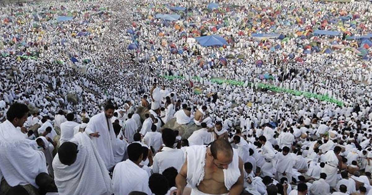 লাব্বাইক আল্লাহুম্মা লাব্বাইক ধ্বনিতে মুখরিত মিনা
