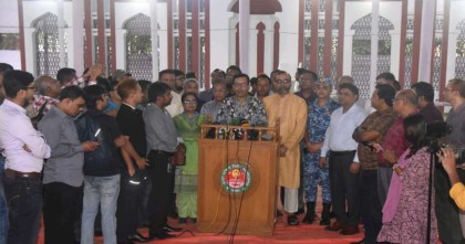 ১২ ঘণ্টায় বর্জ্য অপসারণের চ্যালেঞ্জ ডিএসসিসির