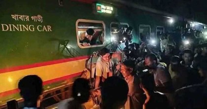 সিগন্যাল অমান্য করে সেতুতে অটোরিকশা-বাইক, ট্রেনের ধাক্কায় নিহত 

