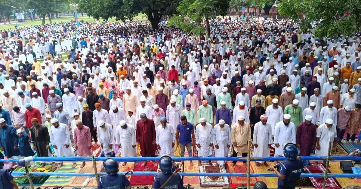 শোলাকিয়ায় ঈদুল আজহার জামাত অনুষ্ঠিত