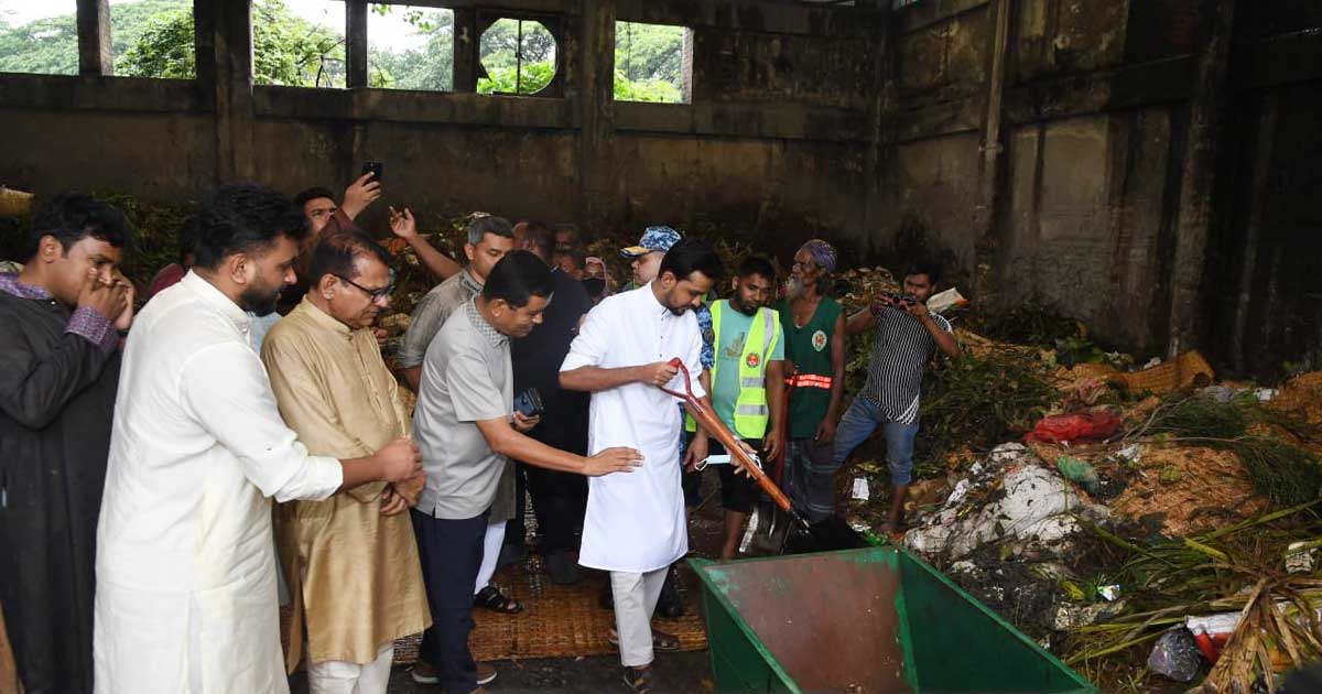 রাতের মধ্যেই কোরবানির বর্জ্য অপসারণ করা হবে : আসিফ মাহমুদ