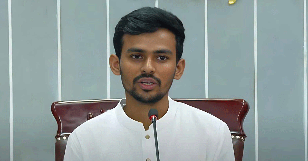 ১২ ঘণ্টারও কম সময়ে পরিচ্ছন্ন হয়েছে ঢাকা: স্থানীয় সরকার উপদেষ্টা
