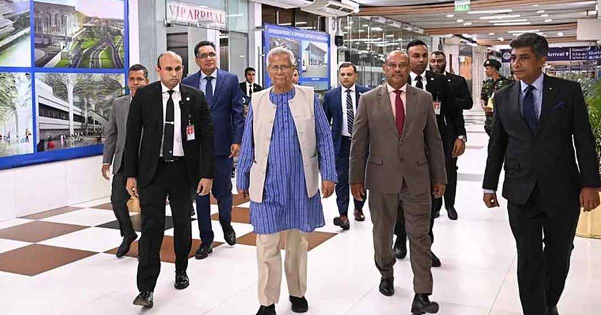 চার দিনের সফরে লন্ডনে পৌঁছেছেন প্রধান উপদেষ্টা