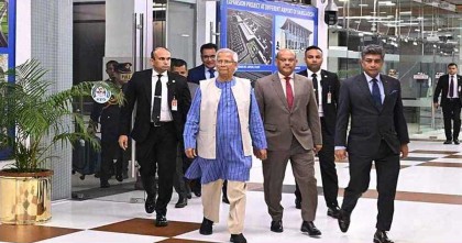লন্ডন পৌঁছে হোটেল ল‌বিতেই একাধিক বৈঠক করবেন ড. ইউনূস

