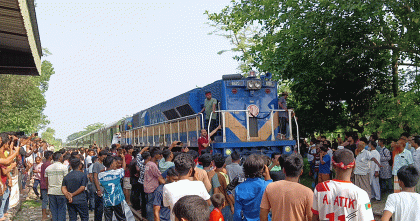 আড়াই ঘণ্টা পর আবারো রাজশাহীর সঙ্গে সারা দেশের ট্রেন চলাচল শুরু