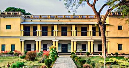সিরাজগঞ্জে রবীন্দ্র কাছারিবাড়িতে দর্শনার্থী প্রবেশ স্থগিত