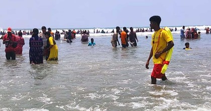 কক্সবাজার সৈকতে মৃত্যুফাঁদ ‘গুপ্ত খাল'