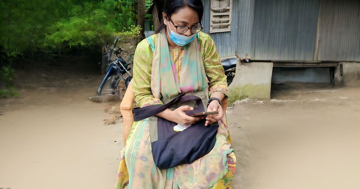 বিয়ের দাবিতে হিন্দু যুবকের বাড়িতে মুসলিম নারীর অবস্থান