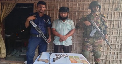 ঠাকুরগাঁওয়ে অস্ত্র-ইয়াবাসহ সুদ কারবারি আটক