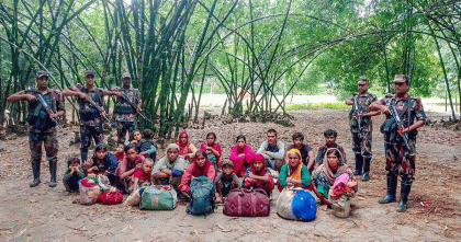 চাঁপাইনবাবগঞ্জ সীমান্ত দিয়ে ২০ জনকে পুশইন বিএসএফের