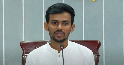 নাগরিক সেবা যেভাবে বিঘ্নিত হচ্ছে তাতে বসে থাকার সুযোগ নেই: উপদেষ্টা আসিফ মাহমুদ