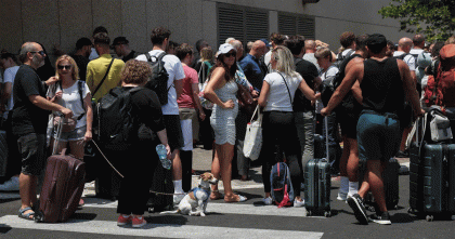 ইরান ও ইসরায়েল থেকে গণহারে পালিয়ে যাচ্ছে মার্কিন নাগরিকরা