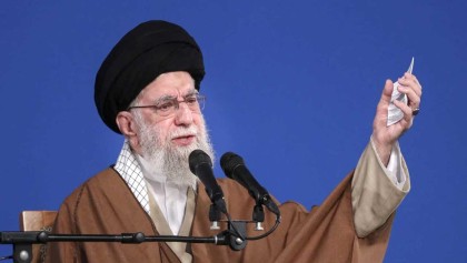 যুক্তরাষ্ট্রকে পূর্বে দেয়া যে বার্তা স্মরণ করিয়ে দিলেন খামেনি