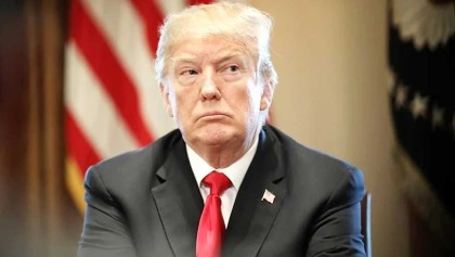 ইরানে সরকার পতন ঘটানোর ইঙ্গিত ট্রাম্পের