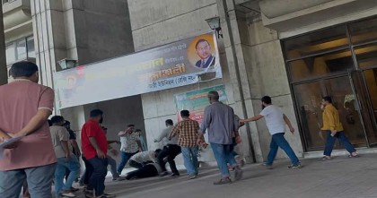 নগর ভবনে ইশরাকের বিরোধী পক্ষ সন্দেহে পিটুনি, ছুরি দেখিয়ে সাংবাদিককে হুমকি