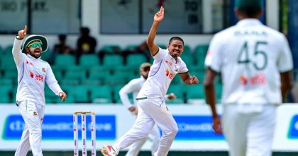 দিনের শুরুতেই তাইজুল-রানার ৩ শিকার