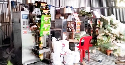 নকল চিপস,বিস্কুট উৎপাদন, কিশোরগঞ্জে তিন প্রতিষ্ঠানকে ৪ লাখ টাকা জরিমানা