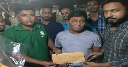 হৃদরোগে আক্রান্ত চা বিক্রেতার পাশে দাঁড়ালেন জবি ছাত্রদল নেতা