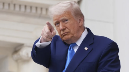 ইরানে হামলার হুমকি ট্রাম্পের, খামেনিকে ‘রক্ষা’ করার দাবি

