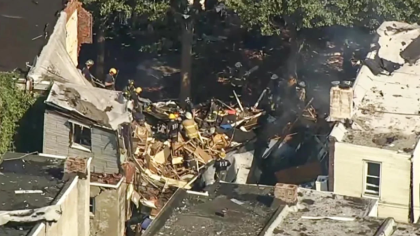 ফিলাডেলফিয়ায় ভয়াবহ বিস্ফোরণ, ধসে পড়ল তিনটি ভবন