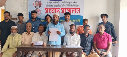 লোহাগাড়ায় নৌবাহিনী অফিসার পরিচয়ে হয়রানির অভিযোগ 