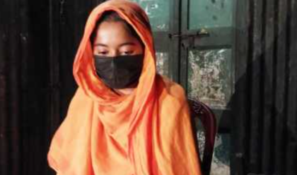 স্ত্রীর স্বীকৃতির দাবিতে কলেজছাত্রীর অনশন, প্রেমিক পলাতক