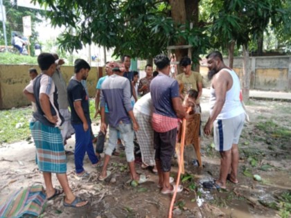 গাছে আম পাড়তে গিয়ে পড়ে কনস্টেবলের মৃত্যু