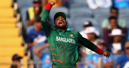 নিজের প্রথম ওভারেই উইকেট পেলেন শান্ত