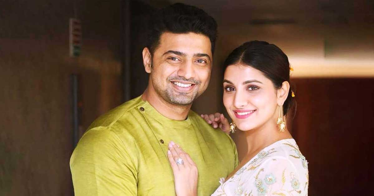 মুম্বাই চলে যাচ্ছেন দেব-রুক্মিণী