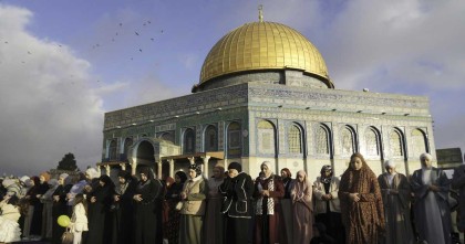 আল-আকসা মসজিদ প্রাঙ্গণে ঢুকে পড়েছে ইসরায়েলি বসতি স্থাপনকারীরা