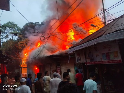 নরসিংদীতে ভয়াবহ অগ্নিকাণ্ড