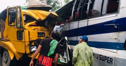 সকালে সড়কে ঝরল ৩ প্রাণ