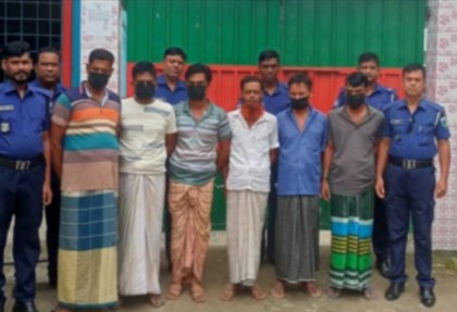 চৌহালীতে জুয়ার আসরে পুলিশের হানা, গ্রেপ্তার ৬